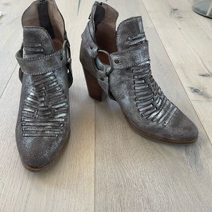 Size 8 silver brown booties